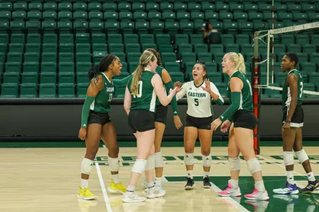 Women's Volleyball Celebrates a Point