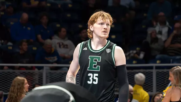 Merritt Alderink playing basketball against Pittsburgh, Nov. 10