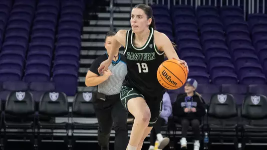 Paula Balada runs the fast break at St. Thomas University, Nov. 14, 2025