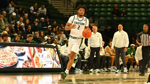 Carlos Hart dribbling a basketball against Oakland, Nov. 21