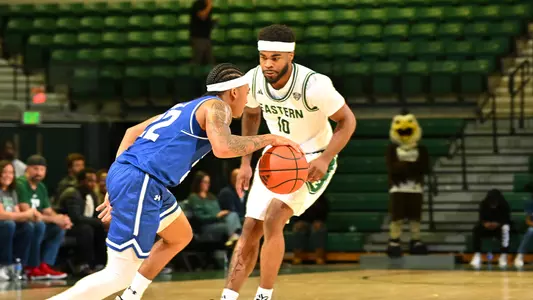 Jon Sanders on the court