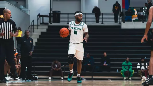 Jon Sanders on the court