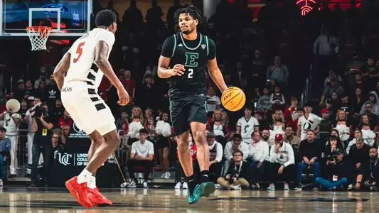 Carlos Hart dribbling a basketball at Cincinnati, Nov. 26, 2025