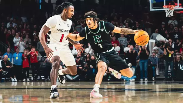 Mehki Ellison dribbling a basketball at Cincinnati, Nov. 26, 2025