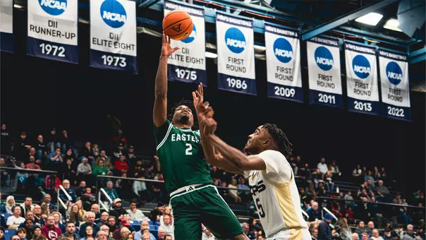 Carlos Hart shooting a basketball at Akron, Dec. 19, 2025