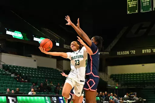 Peyton Hill attempts a contested layup against Robert Morris, Nov. 26, 2025