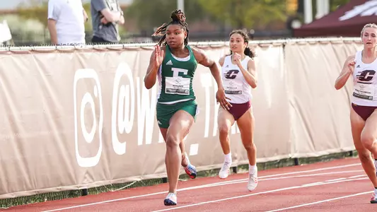 Saraiah Walkes runs at Western Michigan