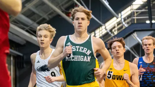 Lachlan Cornelius runs at the 2025 Meyo Invitational