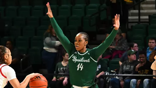 Sisi Eleko playing defense