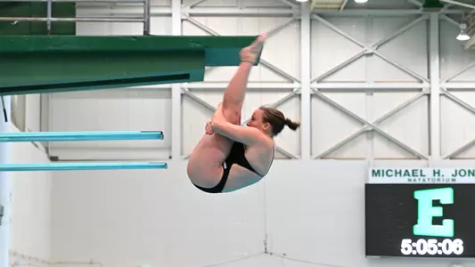 Marnie Howard diving
