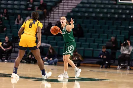 Ainhoa Cea calls out a play against Toledo, Jan. 20, 2026