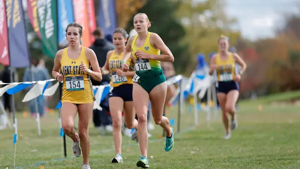 Erika Van Loton running at the 2025 Cross Country MAC Championships