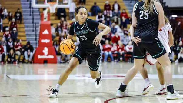 Peyton Hill (23) drives to the hoop in a game at Indiana