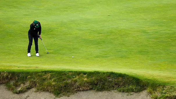 Svannah de Bock putts on the green at Chambers Bay in University Place, Wash.