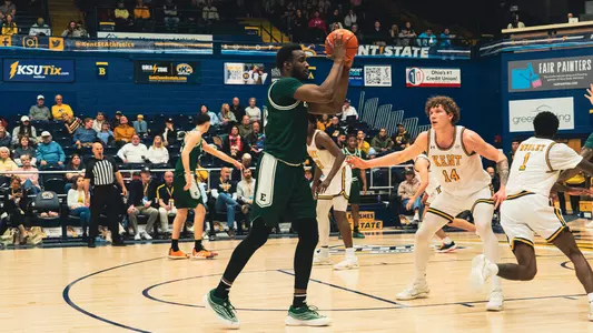 Godslove Nwabude with a basketball at Kent State, Feb. 11, 2026