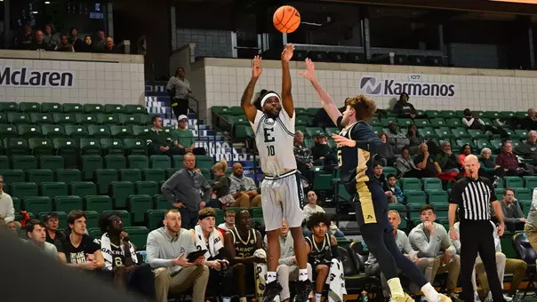 Jon Sanders II shooting a basketball vs. Akron, Feb. 3
