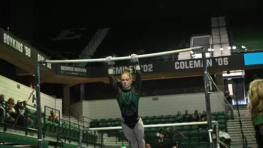 Keeley Kohler doing bars at emu tri, Jan 17th, 2026