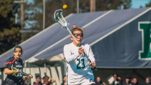 Mackenzie Blackwell makes a pass against Cincinnati