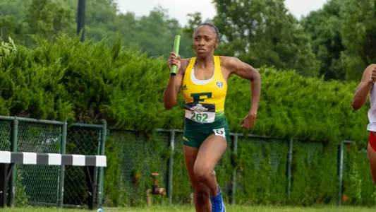 Demetria Henderson relay at 2025 Outdoor MAC Championships