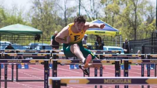 Cason Doolittle hurdles at Len Paddock Open May 8, 2026