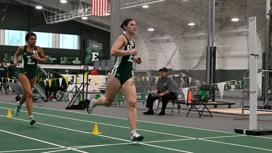 Cara Weber running 3,000m at Bob Parks Memorial Jan. 24, 2026