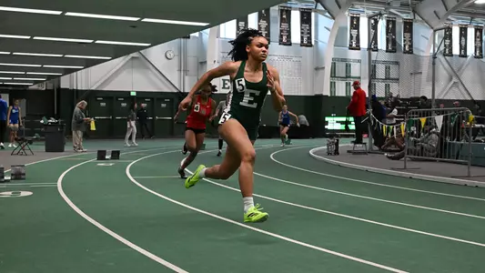 Mia Biehl running the 400m at the Bob Parks Memorial Jan. 24, 2026