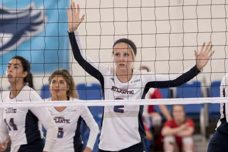 Sophomore middle blocker Cailea Gibbs