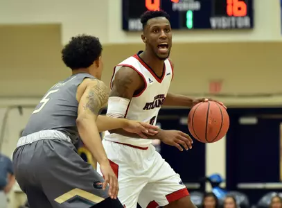 Adonis Filer led FAU with 18 points on Saturday.