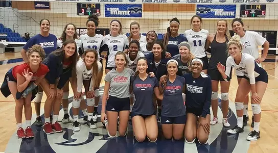 The FAU volleyball team hosted an alumni match over the weekend.