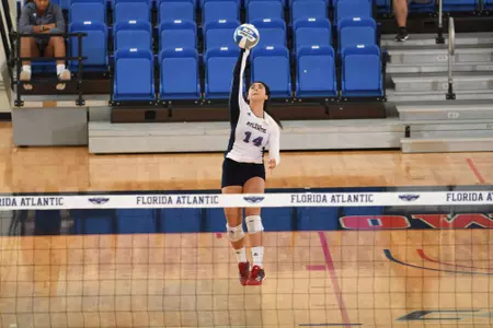 2017 FAU Women's Volleyball vs Stetson