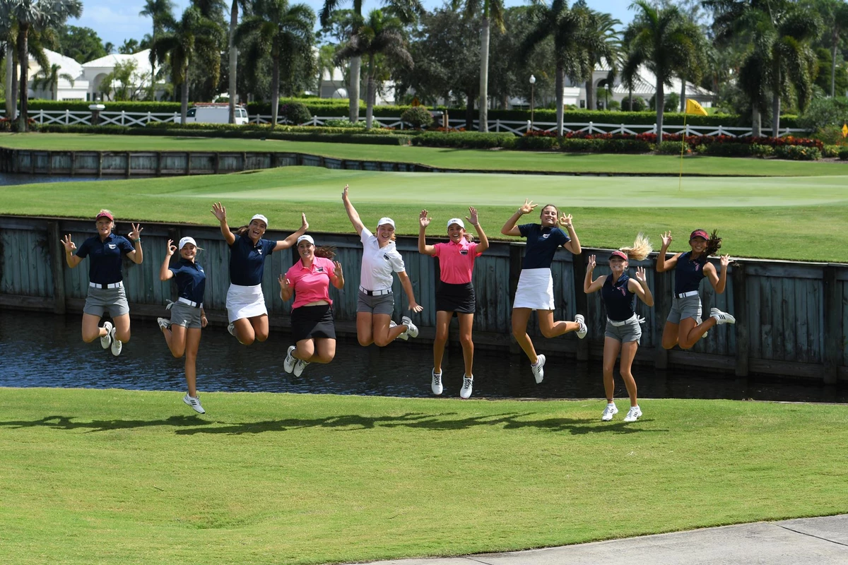2020 FAU Women’s Golf Photo Day Team photo 2019-20