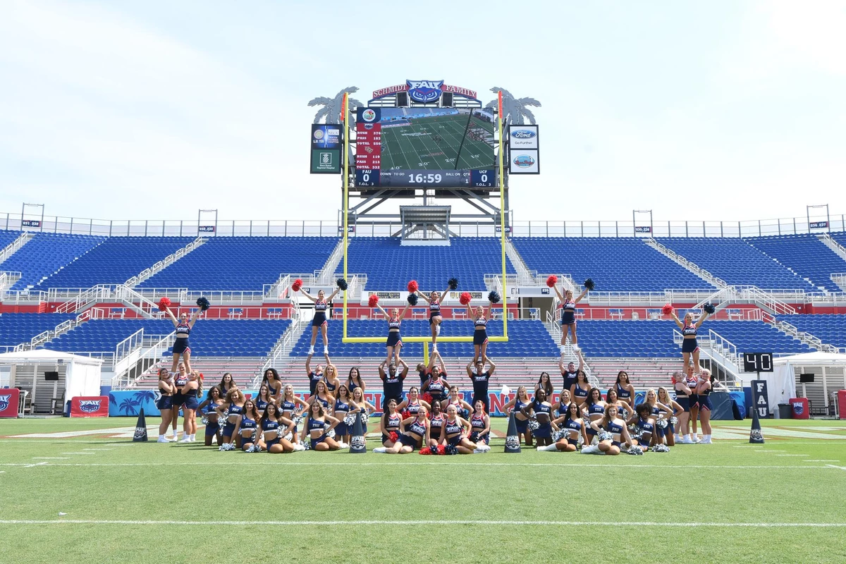 2019 FAU Football Spirit Squads Combined Team Photo