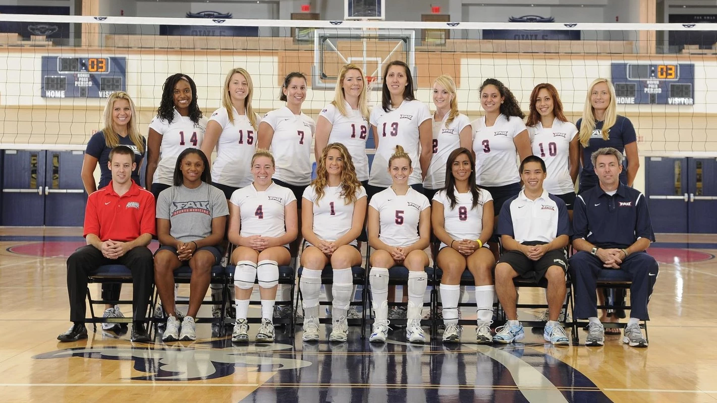 2010 FAU Women's Volleyball Team Photo