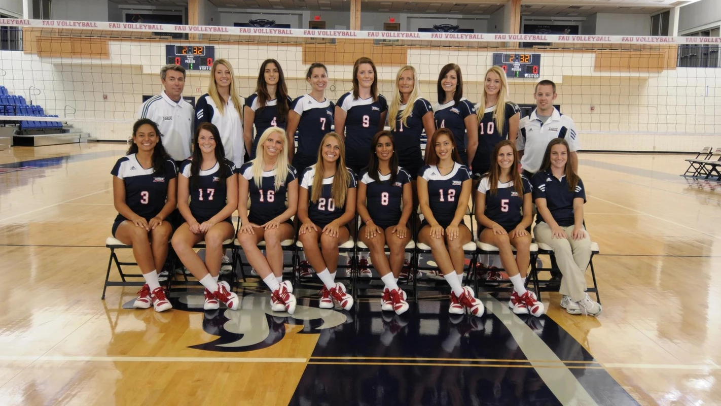 2010 FAU Volleyball Team Photo
