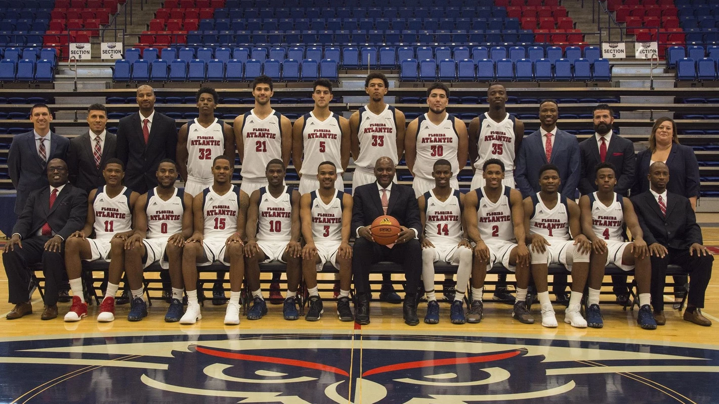 2017-18 MBB Team Photo