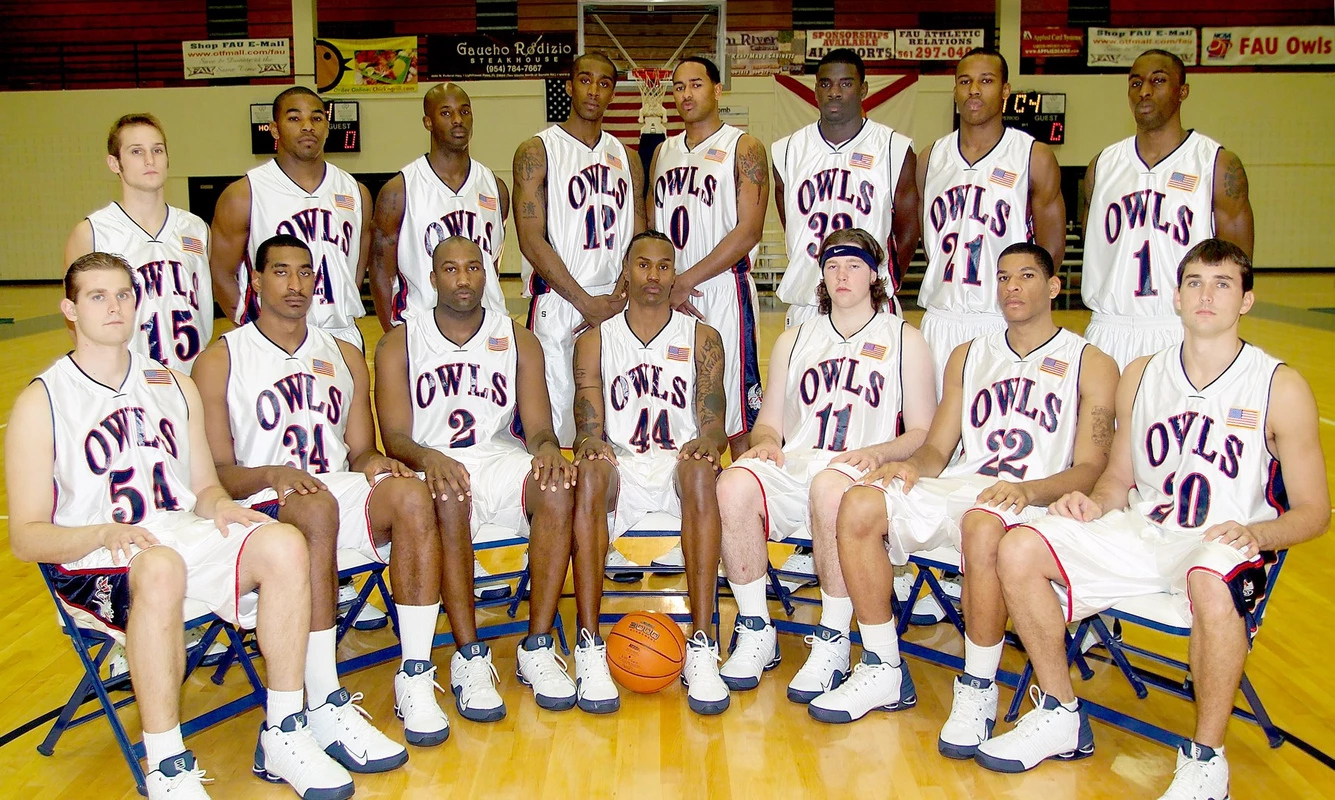 2004-05 MBB Team Photo