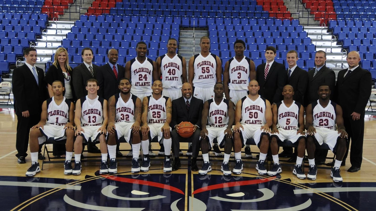 2009 FAU Men's Basketball Team Photo