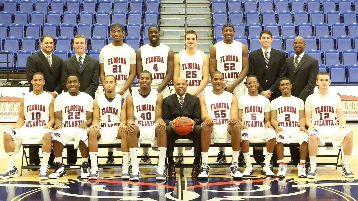2010-11 FAU Men's Basketball Team Photo