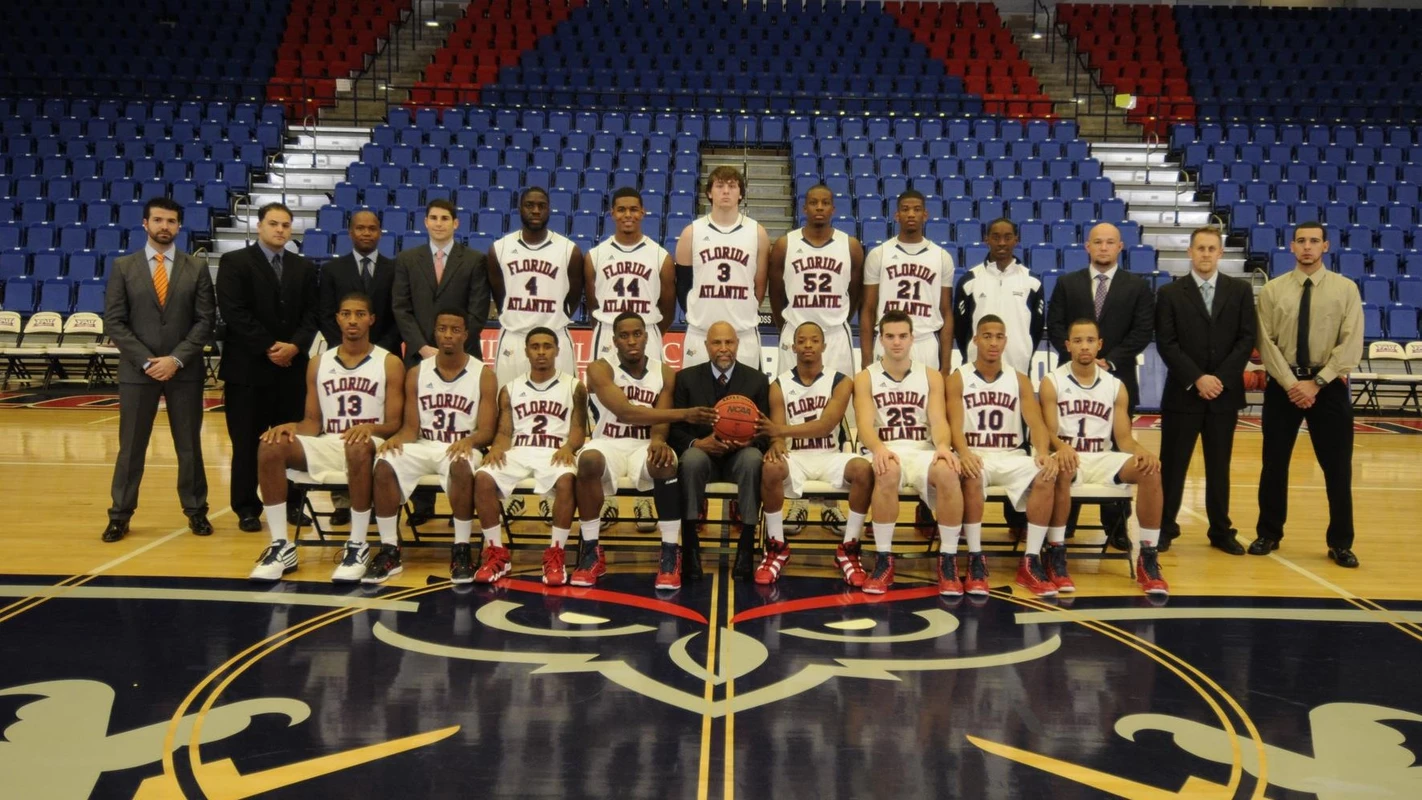 2011-12 Men's Basketball Team Photo