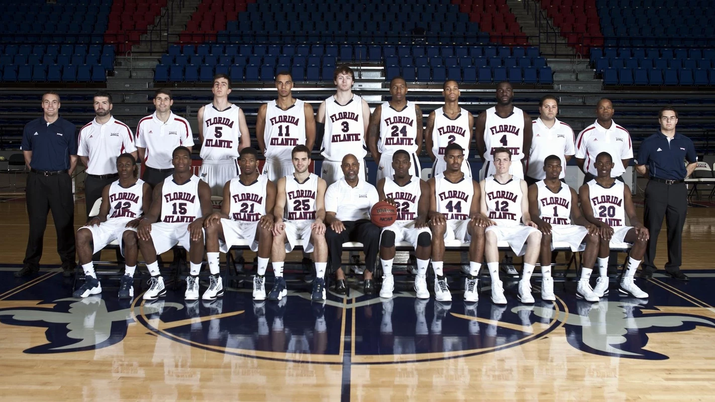 2012-13 Men's Basketball Team Photo