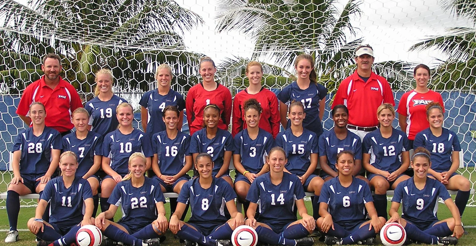 2005 Women's Soccer Team Picture