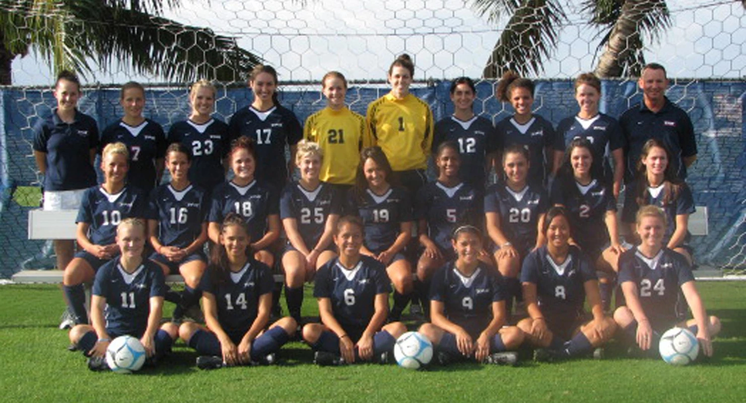 2007 Women's Soccer Team Picture