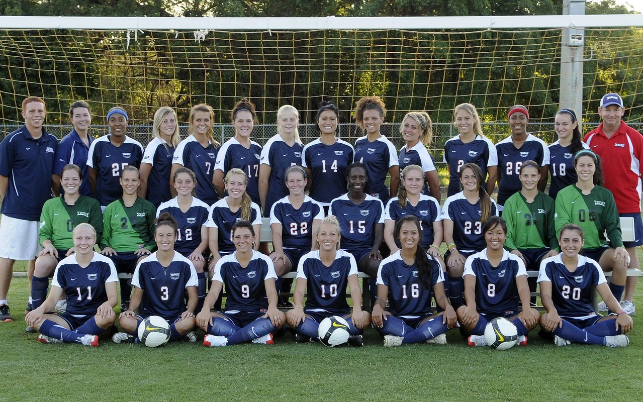 2009 Women's Soccer Team Picture