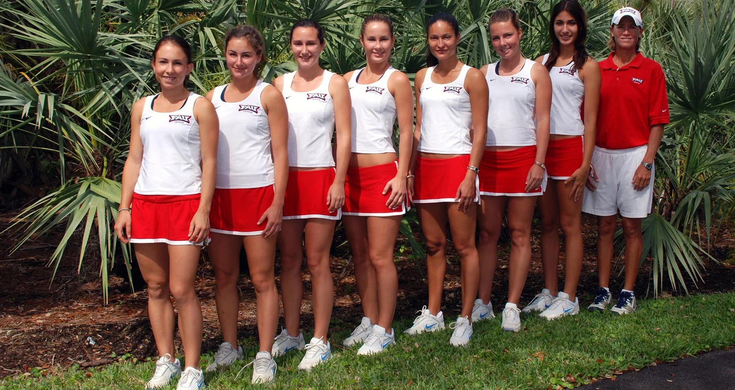 2006-07 Women's Tennis Team Photo