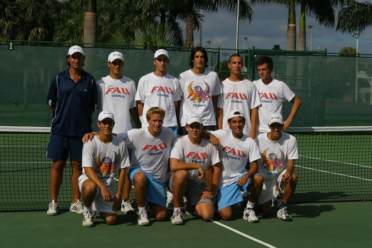 2003-04 Men's Tennis Team Picture