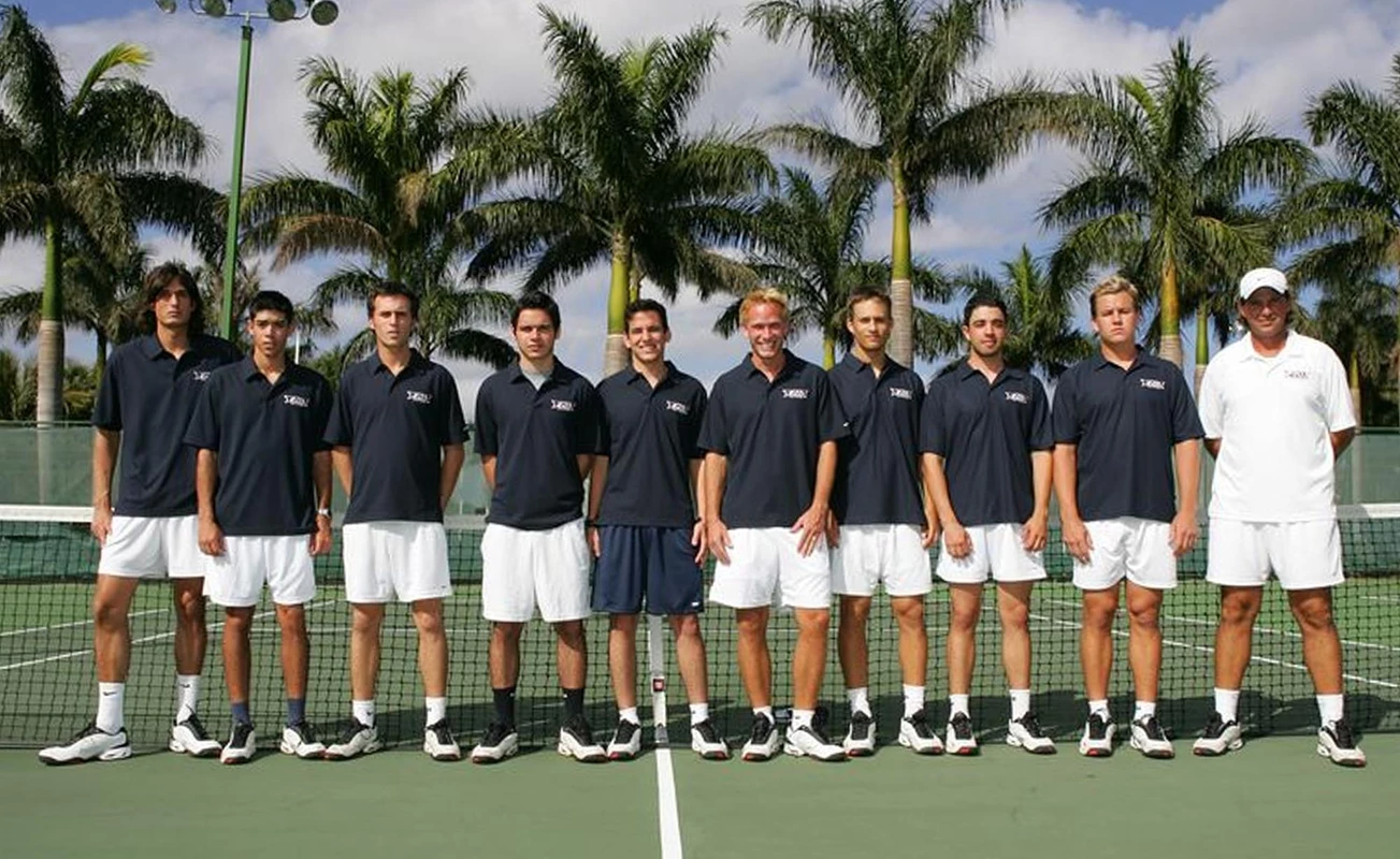 2004-05 Men's Tennis Team Picture