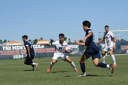 2022 FAU Swimming & Diving Studio