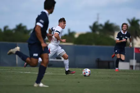 2022 FAU Swimming & Diving Studio