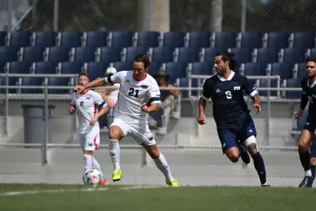 2022 FAU Swimming & Diving Studio