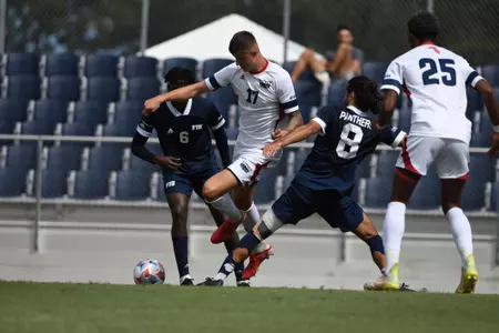 2022 FAU Swimming & Diving Studio